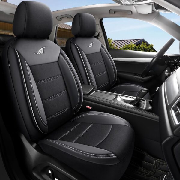 Zwart met witte stiknaden