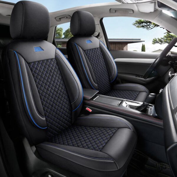 Zwart met blauwe stiknaden