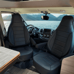Stoelhoezen voor Fiat Ducato camper | Met armleuning hoezen | CBS103 | Zwart | Kunstleer